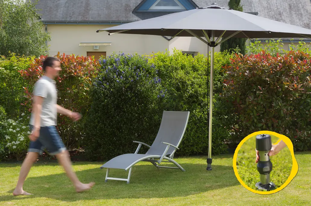 Sonnenschirmständer für Mittelstockschirm in Gard&Rock Bodenanker eingeklickt