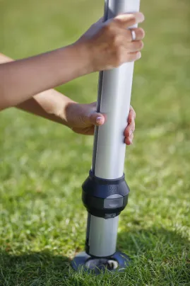 Poteau de tennis et badminton à clipser au sol