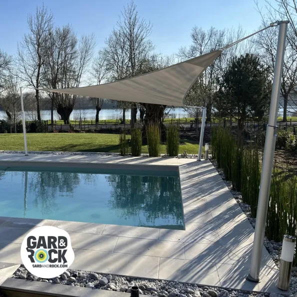 Voile ombrage piscine