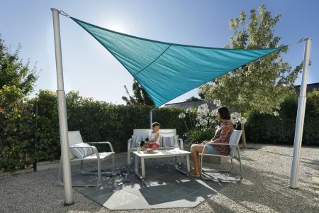 Mobile und ausziehbare Struktur für Sonnensegel, leichter Mast, einfach aufzubauen, ideal für Garten oder Terrasse.