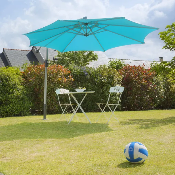 Versetzter Sonnenschirmanker auf abfallendem Boden Gard & Rock