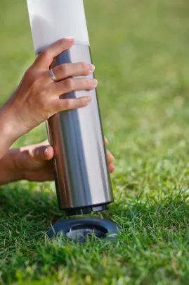 Borne solaire à clipser au sol